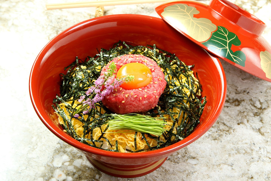 将泰庵トロける炙りミニユッケ丼